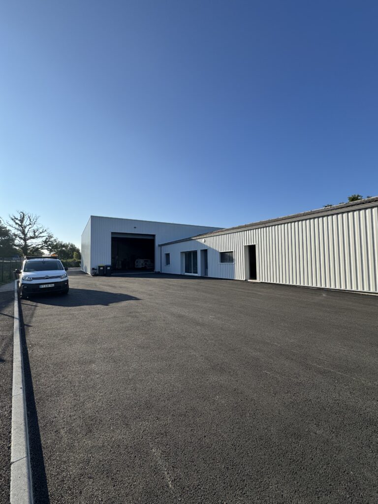 bâtiment réhabilité pour local entreprise. Architecte pour les professionnels dans la loire-Atlantique.